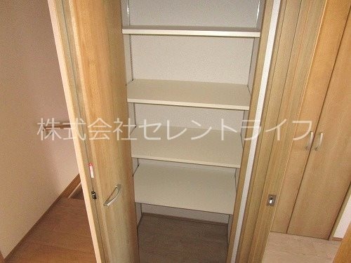 廊下収納 パークハウス　A・B棟
