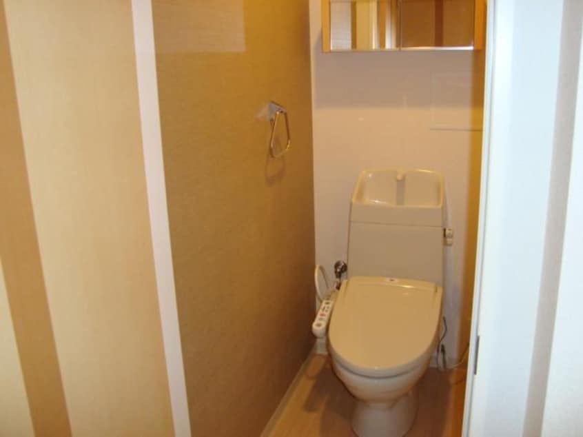 トイレ コモド　ピノ　IV