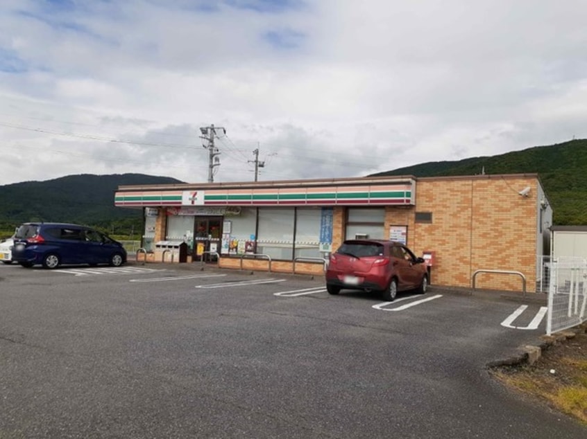 セブンイレブンまで1300m カレントヴィラII