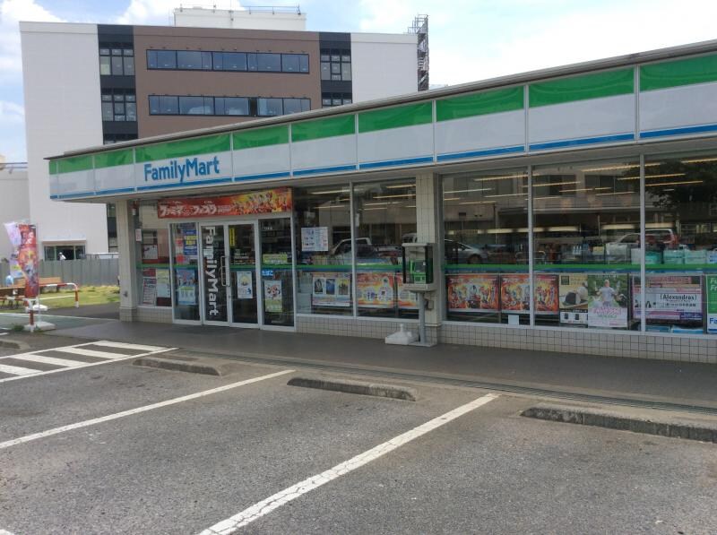 ﾌｧﾐﾘｰﾏｰﾄ 筑波記念病院前/S店(コンビニ)まで1303m ヒカルサつくば要イーストII