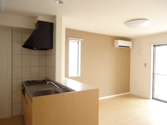 リビング ロイヤルシャトー