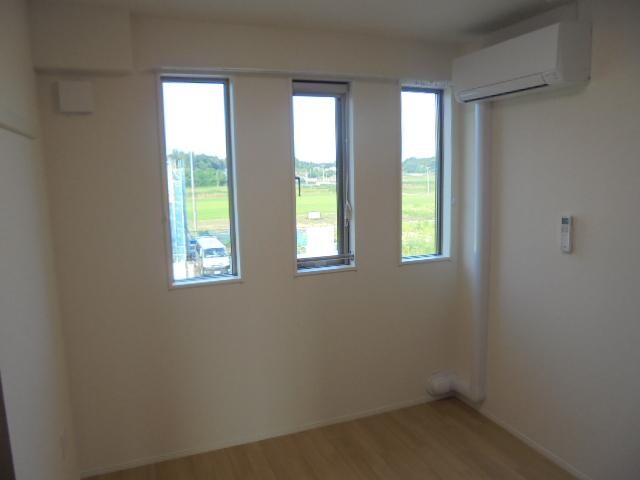  Rosa glauca（ロサグラウカ）