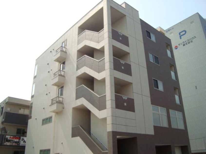 外観写真（昼） Gracia（グレーシア）