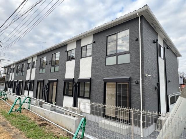 外観写真（昼） La Porta（ラ・ポルタ）