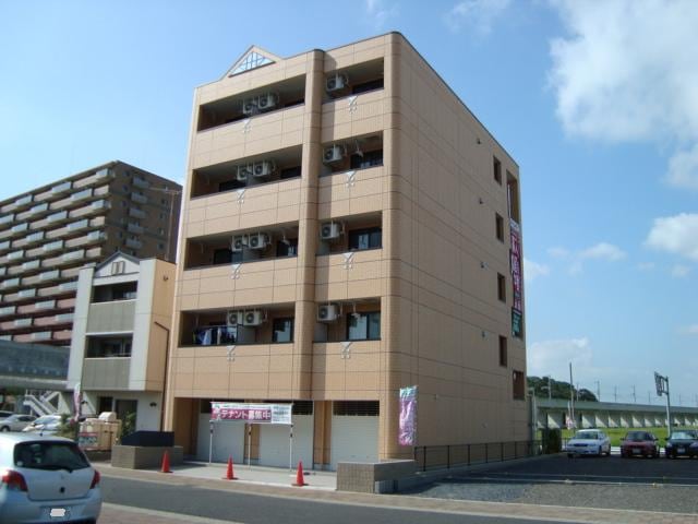 外観写真（昼） アンとラズの家