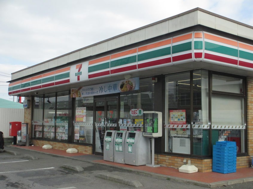 ｾﾌﾞﾝｲﾚﾌﾞﾝ 水海道八幡神社前店(コンビニ)まで1349m ルミエール（常総市）