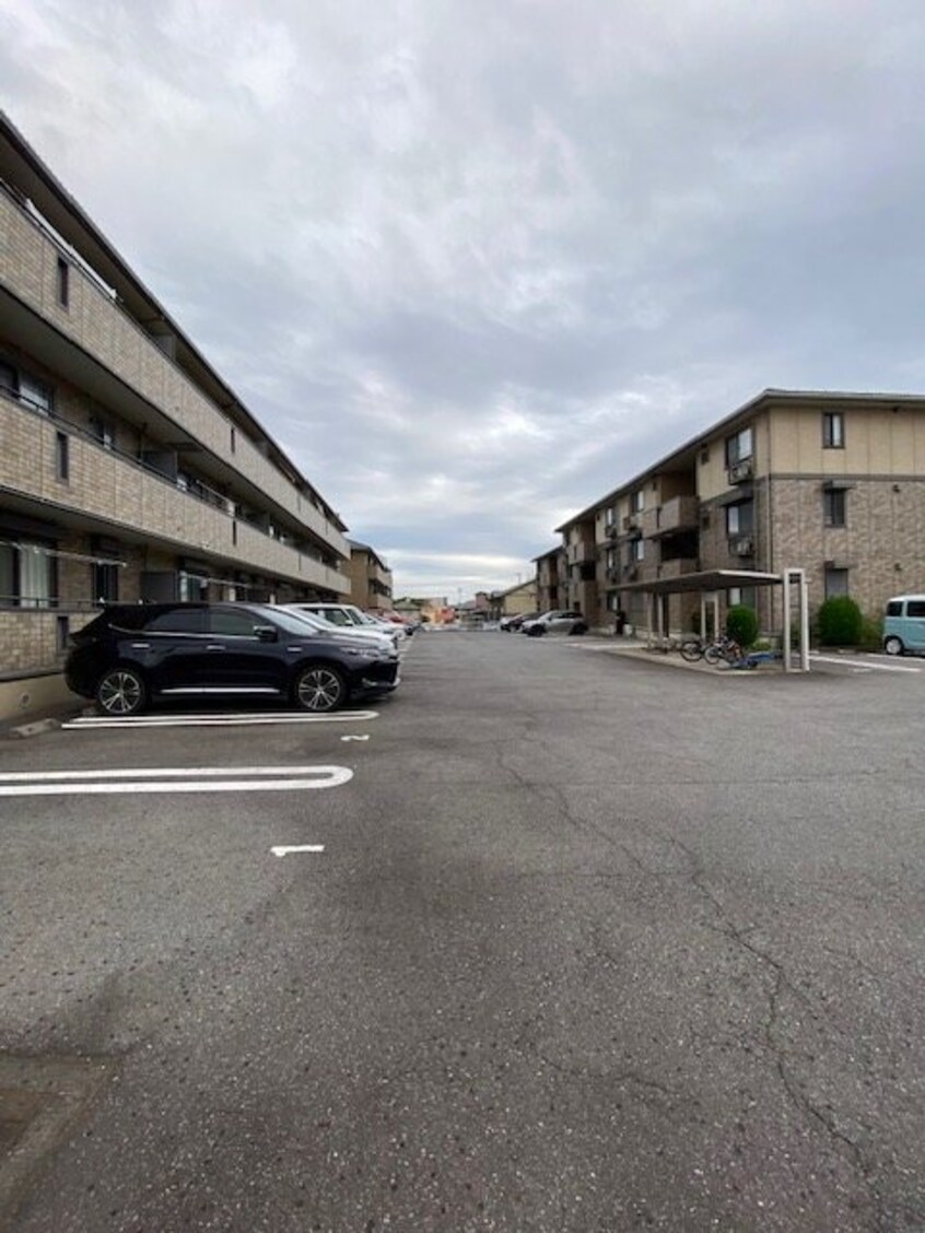  ラ　ルーナ　Ｂ