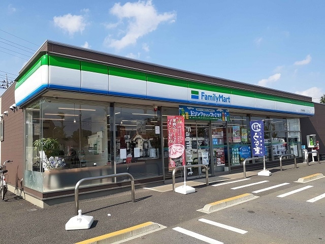 ファミリーマート守谷鈴塚店まで490m アメニティハイツ