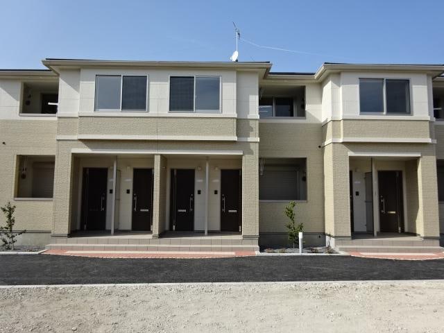 外観写真（昼） ファミーユ