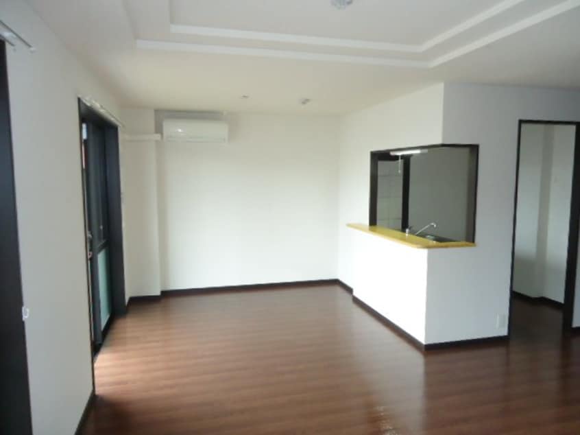 リビング Ｅｖｅｒ　Ｌａｕｒｅｌ