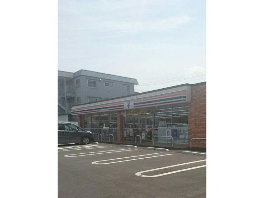 ｾﾌﾞﾝｲﾚﾌﾞﾝ 我孫子柴崎台1丁目店(コンビニ)まで752m シティハイム青山