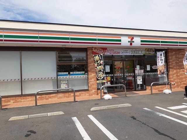 セブンイレブン藤代庁舎前店まで920m アザレアＴ　III