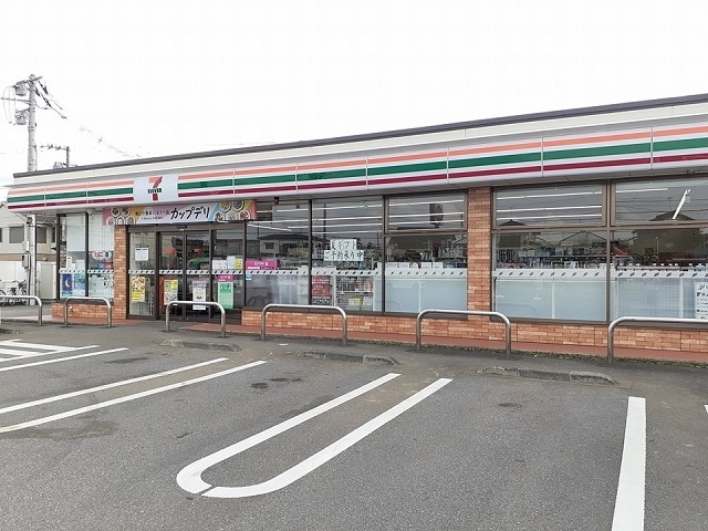 セブンイレブン取手戸頭4丁目店まで380m グラン・パルティ