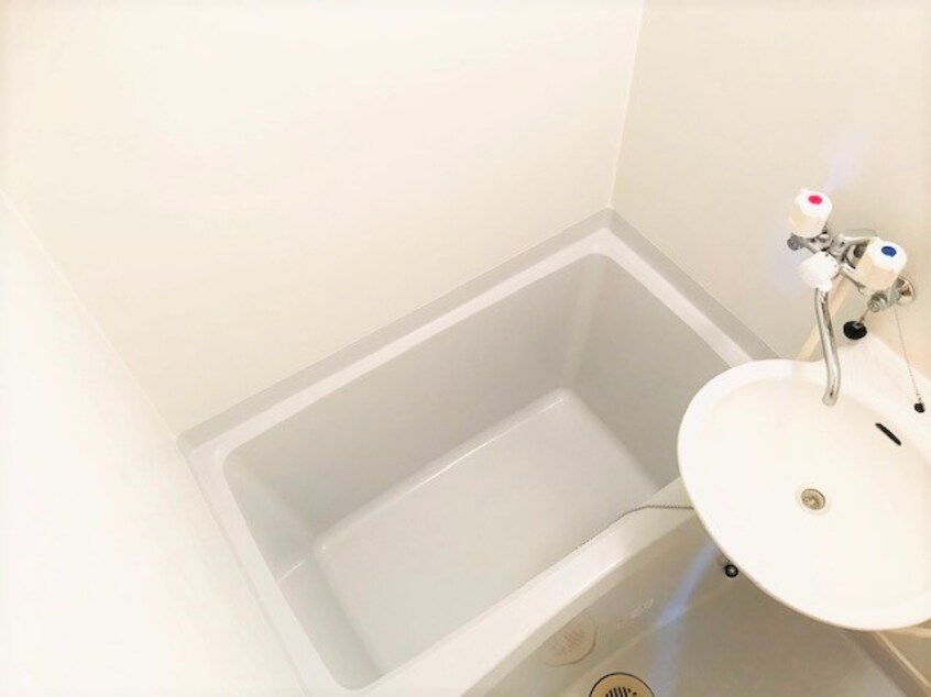 バス・トイレ別々です！ レオパレスムカイハラ