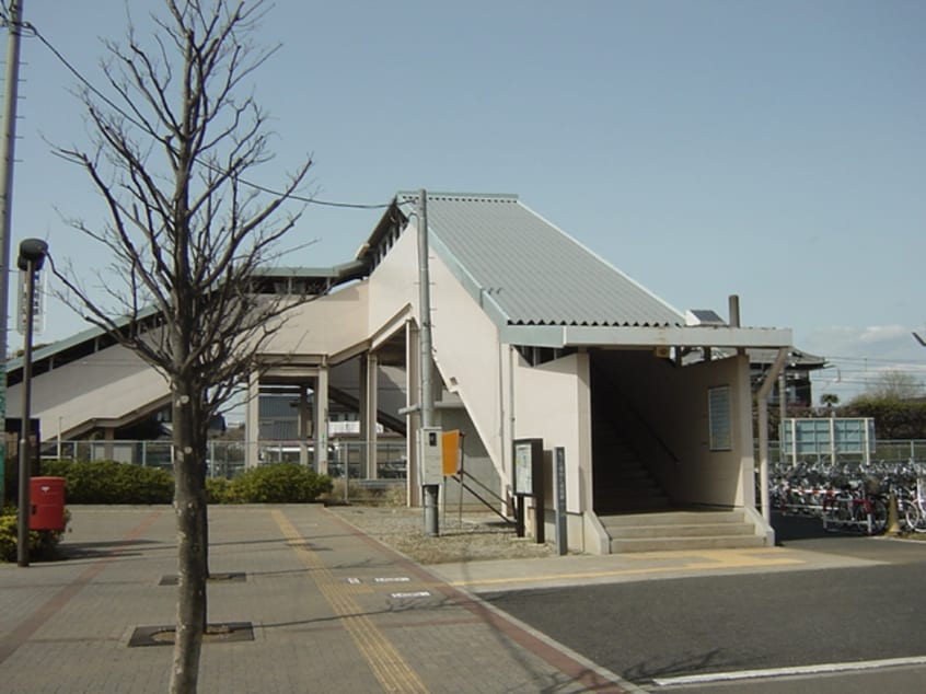 新木駅（JR　成田線）まで800ｍ クレイスヴィラ