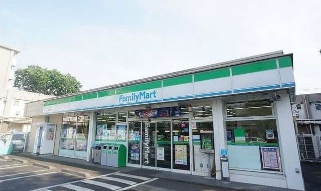 ファミリーマートまで260m ブリーズ　Ｋ