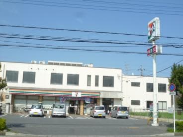 ｾﾌﾞﾝｲﾚﾌﾞﾝ 北柏3丁目店(コンビニ)まで1028m サンシャインビレッジアゼリアＣ