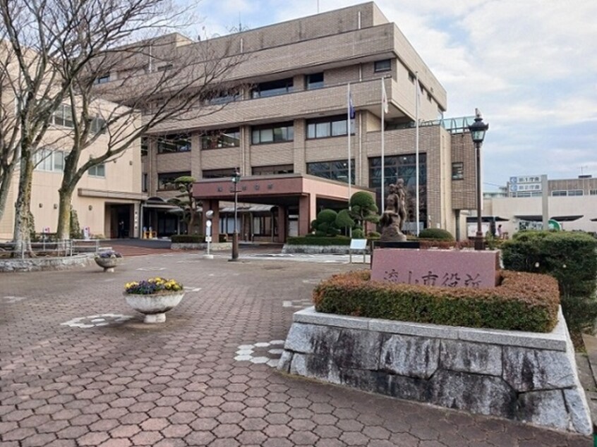 流山市役所まで1700m シオンIIＢ