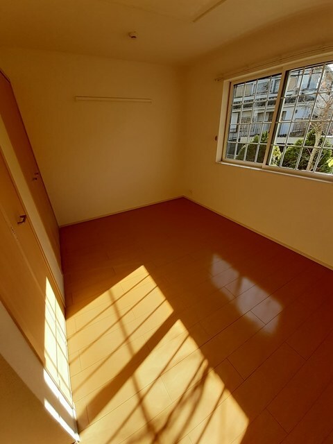  サンシャインビレッジアゼリアＢ