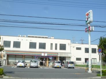 ｾﾌﾞﾝｲﾚﾌﾞﾝ 北柏3丁目店(コンビニ)まで1063m サンシャインビレッジアゼリアＢ