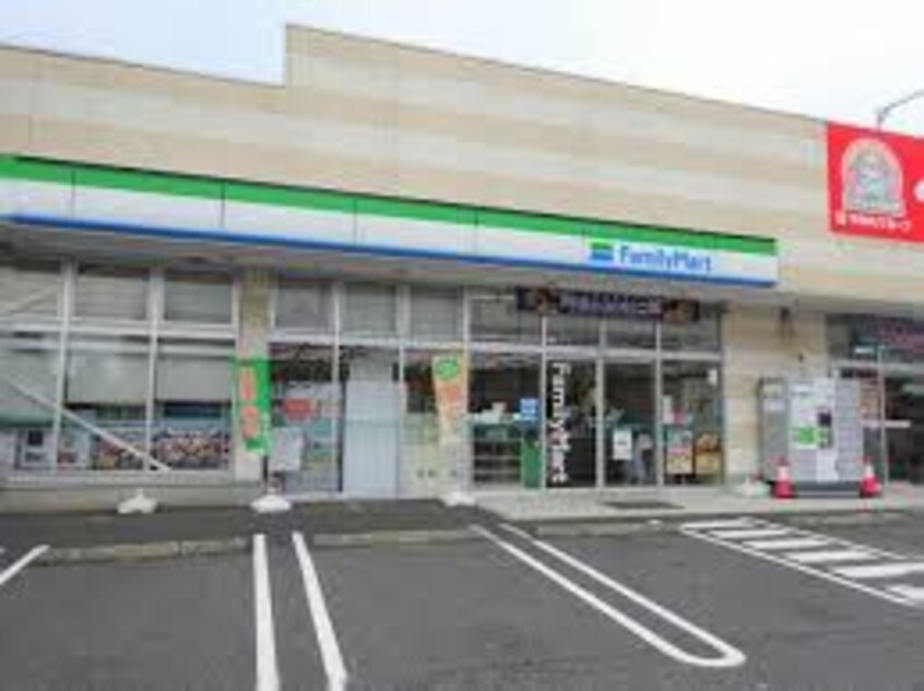 ファミリーマート 柏新富町店(コンビニ)まで1109m シャンヴェール柏