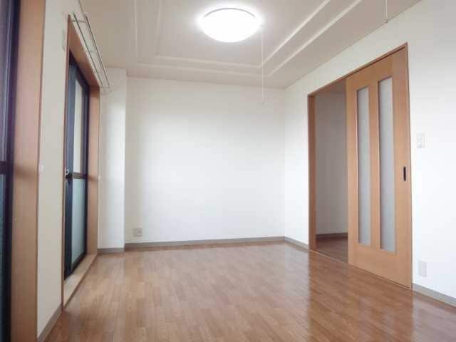 洋室 ヴィラ・マリアージュ