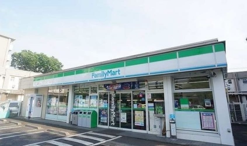 ファミリーマートまで550m サニー＆リブII