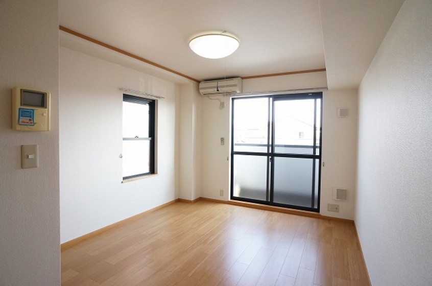  エバーグリーン本宿