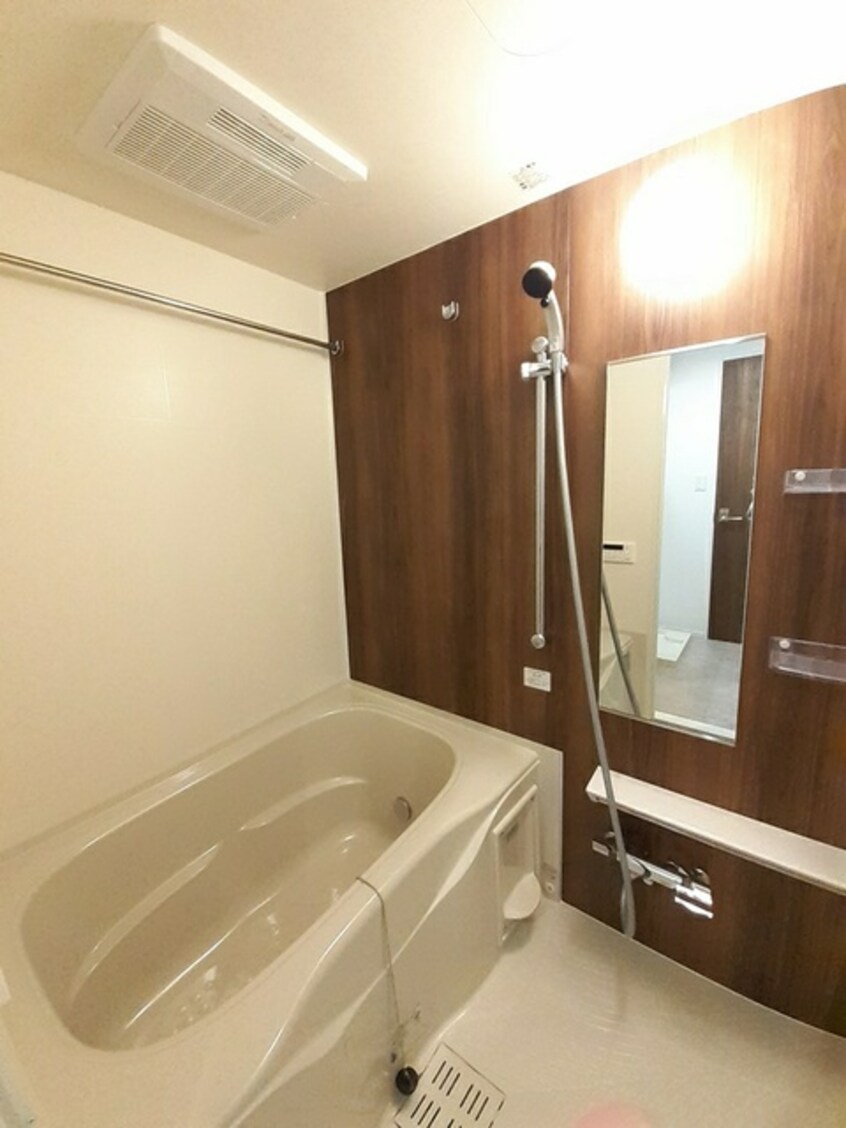  エレガントカーサIII