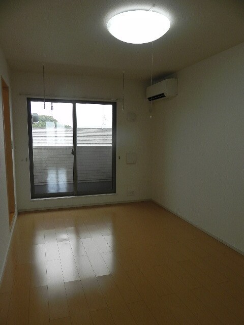  ブリリアントガーデンアゼリアＡ