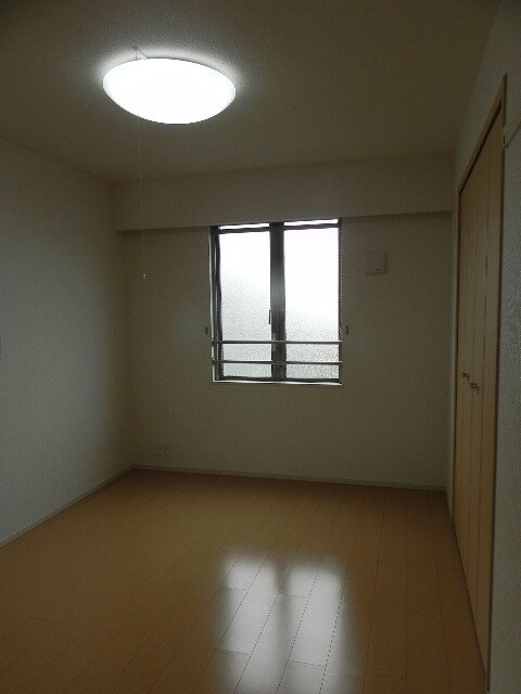  ブリリアントガーデンアゼリアＡ