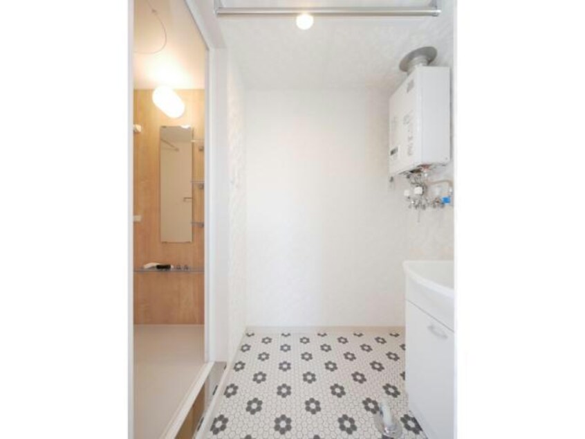  ＣＲＥＴＥ白石