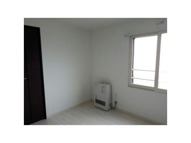  ラグジースペース栄通