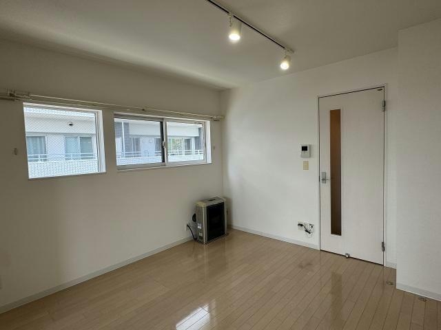  エミネンス南郷１４