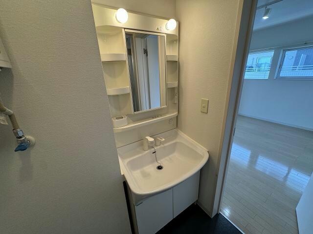  エミネンス南郷１４