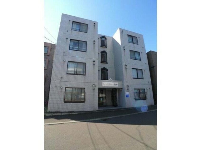  クィーンズコート南郷