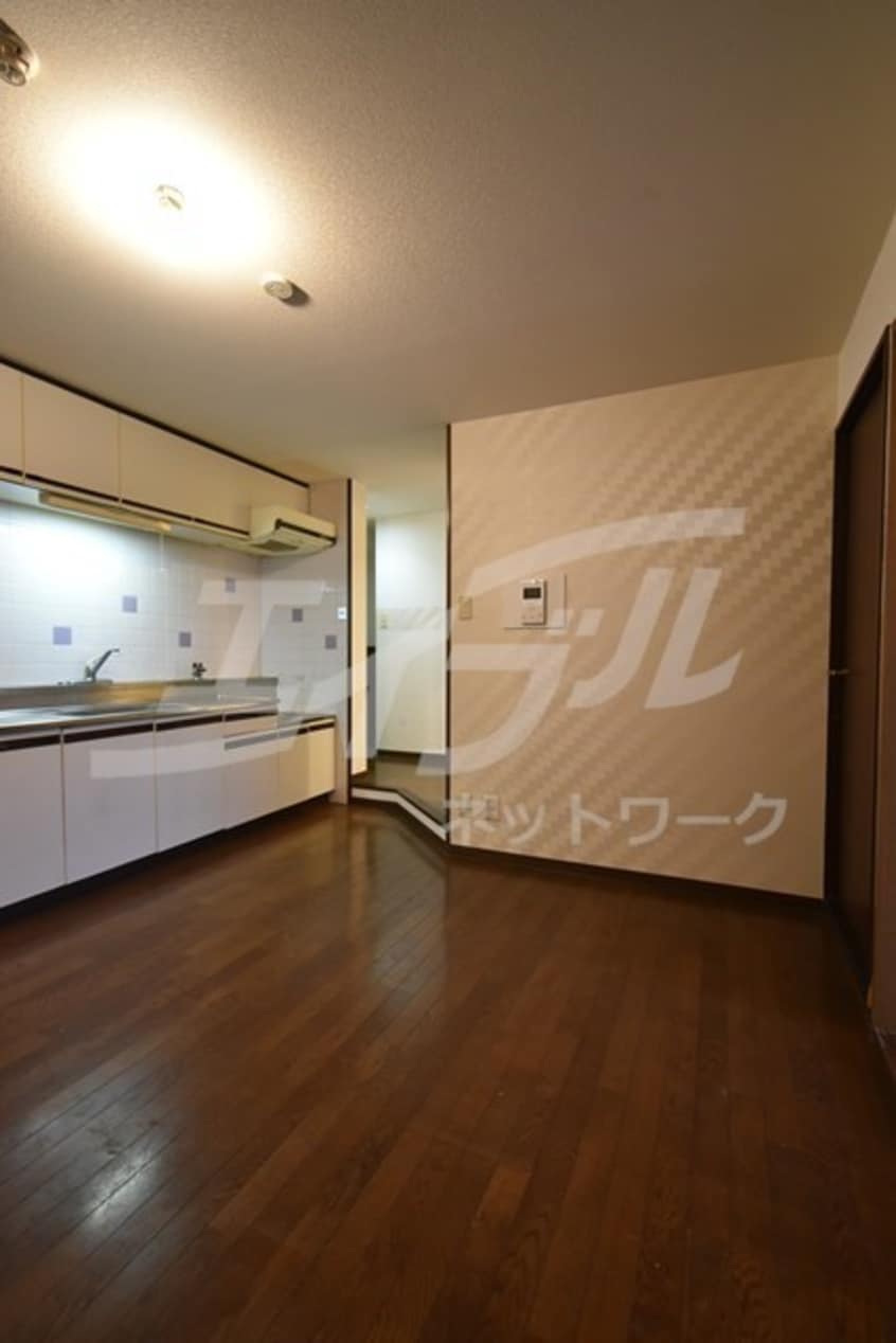  マザーズ岸部