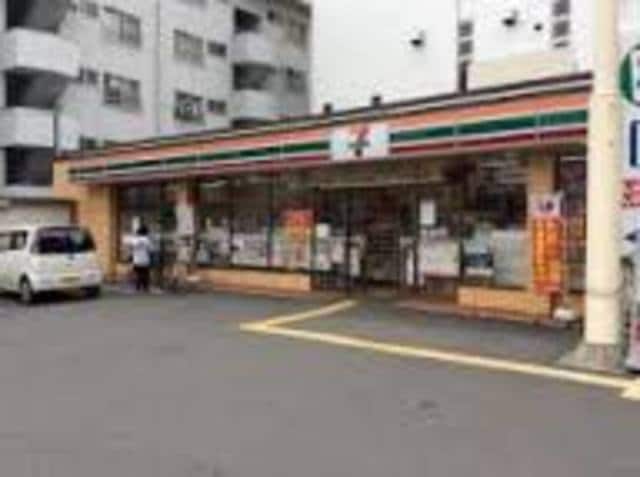 セブンイレブン吹田片山1丁目店(コンビニ)まで272m※セブンイレブン吹田片山1丁目店 カーサヴェルデ千里
