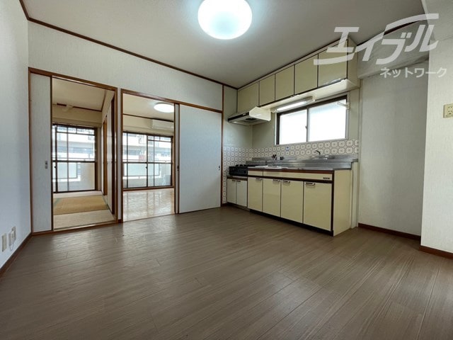  麻田レインボーハイツ