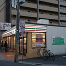 セブンイレブン吹田岸部南1丁目店(コンビニ)まで95m※セブンイレブン吹田岸部南1丁目店 チサトハイツⅢ