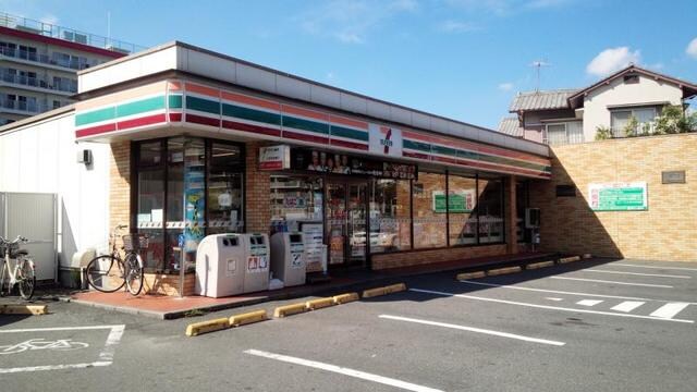 セブンイレブン吹田山田南店(コンビニ)まで240m※セブンイレブン吹田山田南店 グランドメゾン