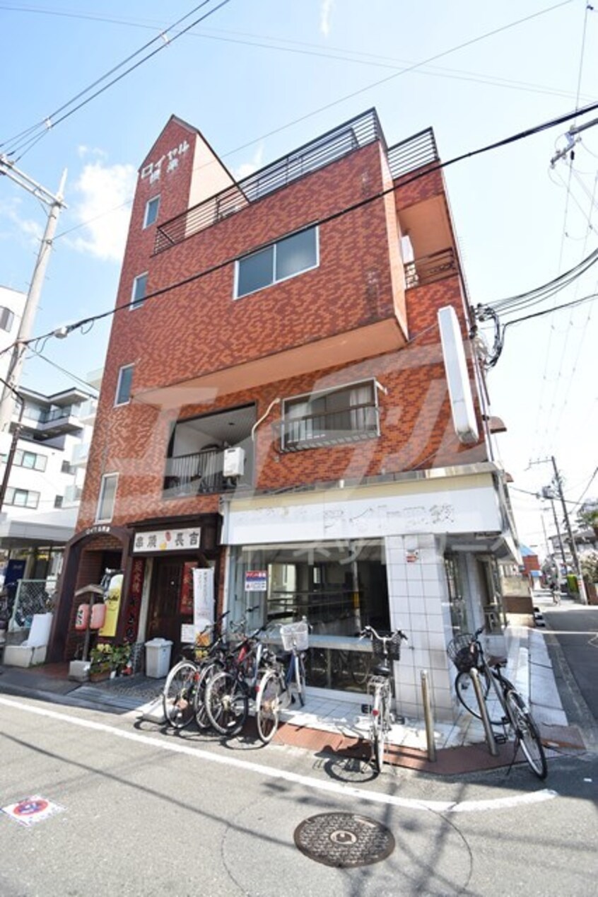  ロイヤル摂津