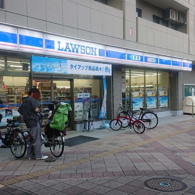 ローソンモノレール摂津駅前店(コンビニ)まで207m※ローソンモノレール摂津駅前店 クレアール