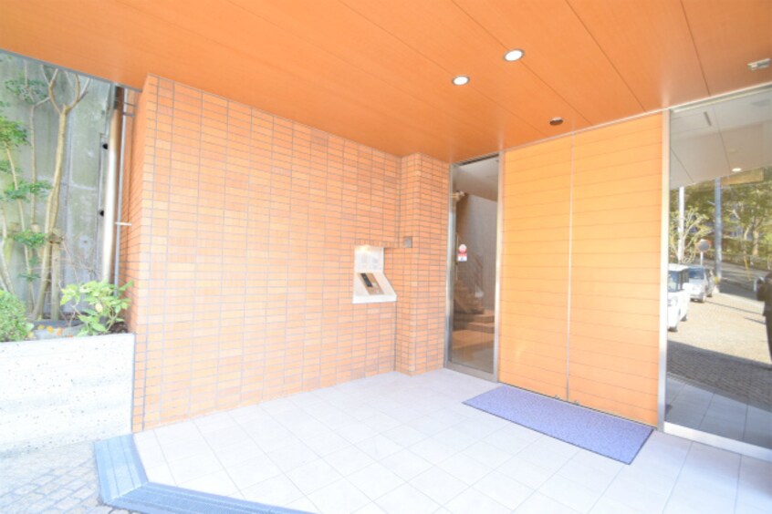  大阪モノレール大阪モノレール線/万博記念公園駅 徒歩13分 6階 築21年