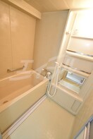  イーストヴィレッジ宮の前