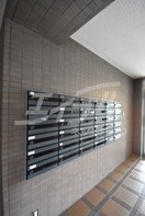  イーストヴィレッジ宮の前
