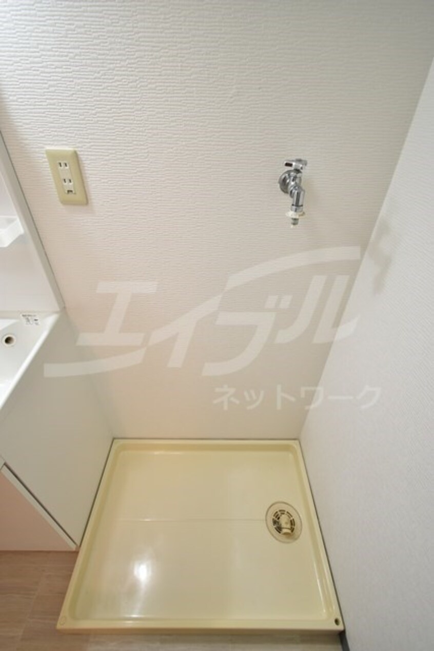  イーストヴィレッジ宮の前