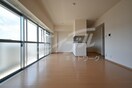  イーストヴィレッジ宮の前