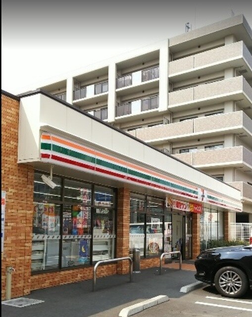 セブンイレブン摂津三島2丁目店(コンビニ)まで303m※セブンイレブン摂津三島2丁目店 メゾンプランタン