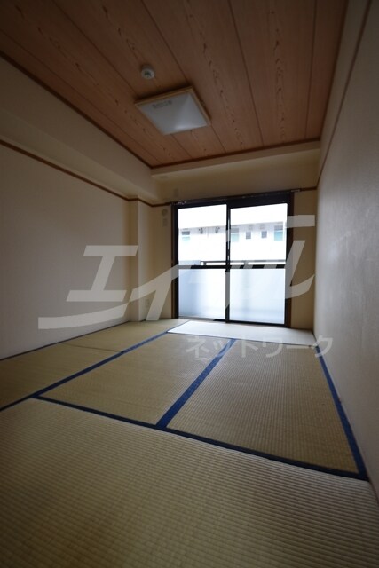  東海道本線<琵琶湖線・JR京都線>/吹田駅 徒歩3分 4階 築37年